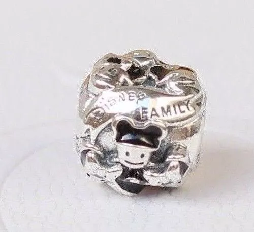 Pandora disney family best sale charm