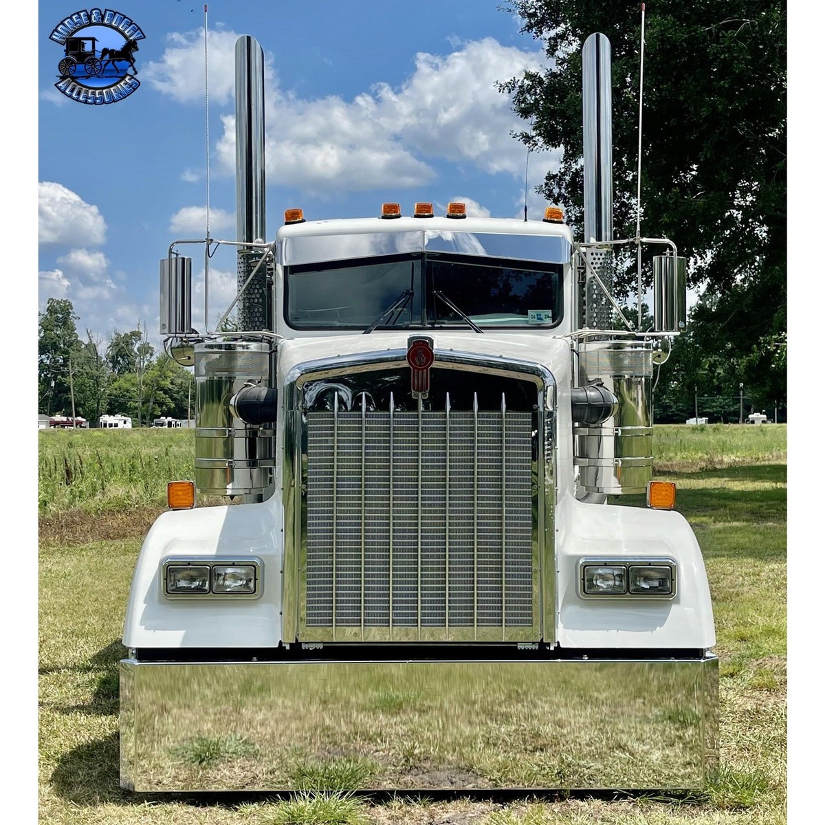 optimus00ヴィンテージ Optimus Prime replica truck on display in Racine Wisconsin