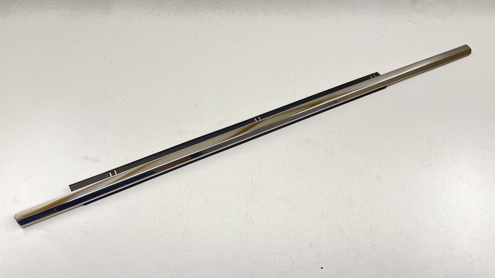 13-18 BENTLEY FLYING SPUR RIGHT REAR UPPER DOOR MOULDING CHROME TRIM PANEL OEM