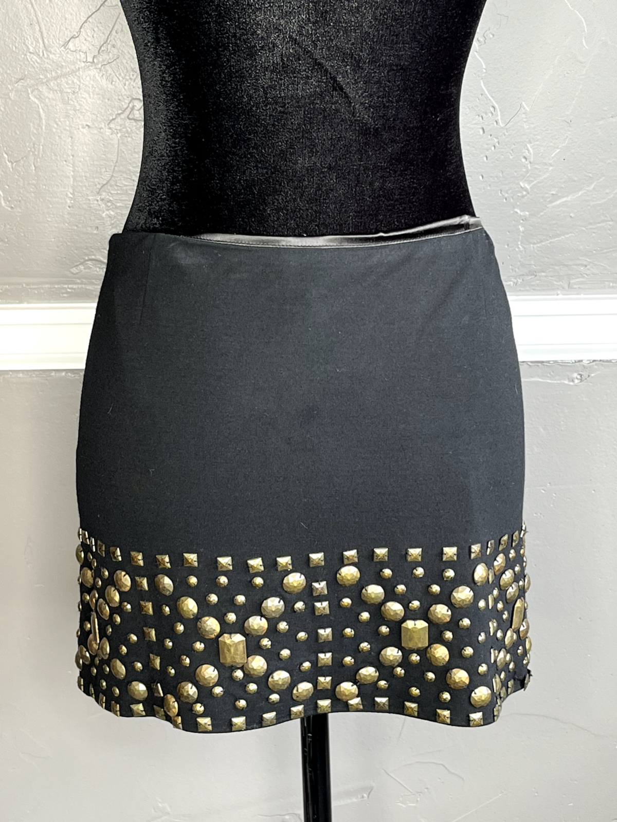 LaROK Womens Size 8 Black Studded Mini Skirt