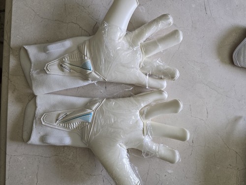 sells goalkeeper gloves 9.5 - Picture 2 of 5