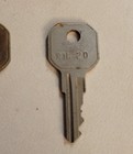 6 VINTAGE HURD LOCK BRASS KEYS INCL. 2 MATCHING PAIRS - MADE IN U.S.A. — photo 10