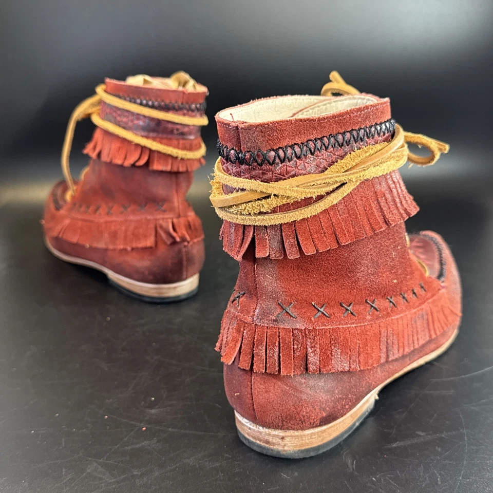 FREEBIRD by Steven FB-Tribe Red Suede Fringe Moccasin Boots Aztec Embossed Sz 10 - Image 4 of 4