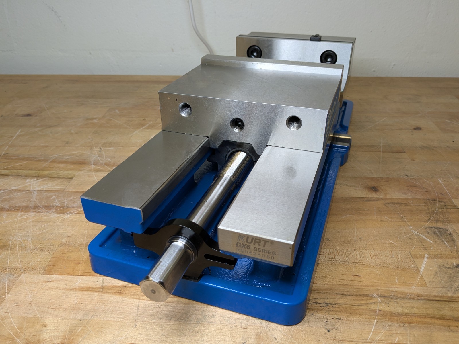 Kurt AngLock Precision Machine Vise 6" Jaw Width 9" Opening Capacity DX6