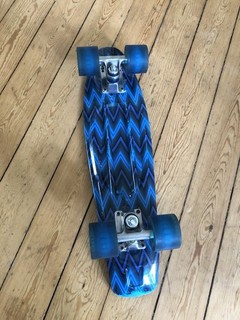 Pennyboard Skateboard Blau LED Reifen