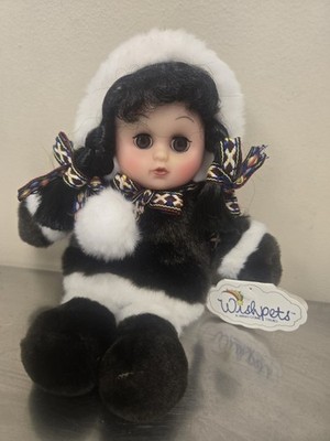 Wishpets Plüschpuppe ''A Wish Come True'' Winteroutfit Fellbesatz Ethno Style Puppe 