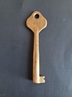 Lot of (7) Vintage Skeleton Keys - Brass/Steel - (One P&FC #15 key) - Estate  — photo 3