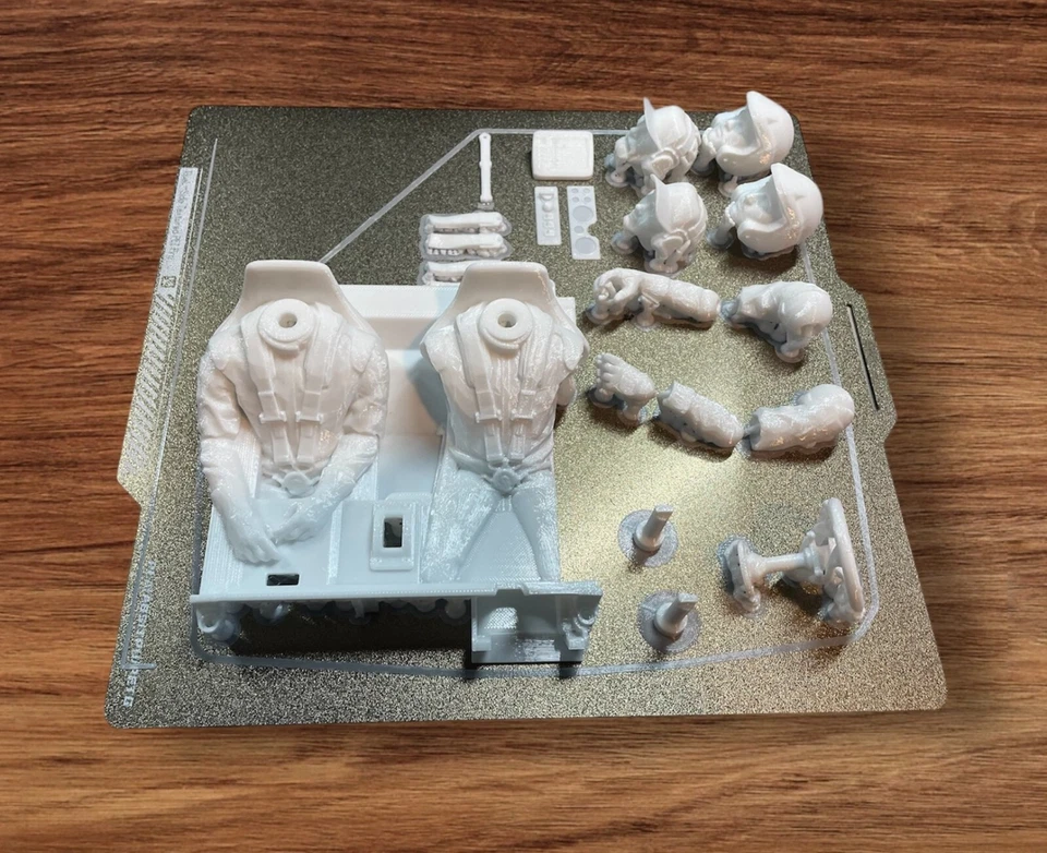 Knight Customs Vanquish H10 Optic Working Interior -White- Ready to paint  - Image 2 of 4