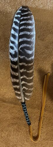 1 Totally Neat New Native American Lakota Sioux Beaded Turkey Wing Feather - Picture 1 of 4