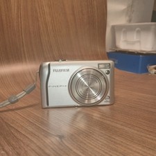 Fujifilm FinePix F40 fd 8.3MP Compact Digital Camera Untested
