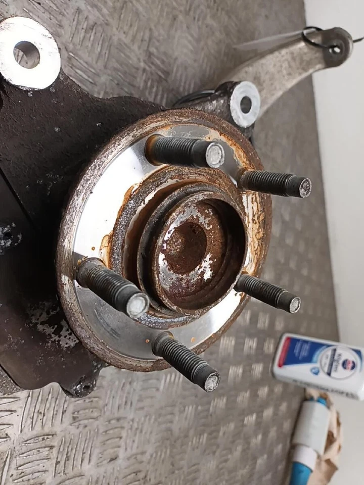 JAGUAR XF MK1 BUJE/TUBO RF AXL.ASSY Foto 2 de 4