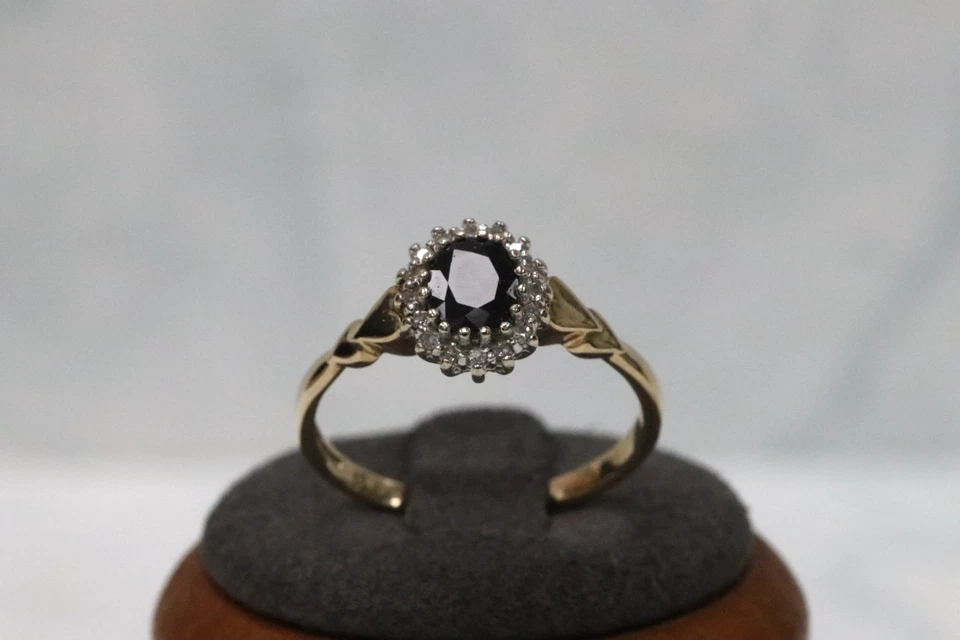 9ct Sapphire & Diamond Cluster Ring - Size Q½ - UK Hallmark - Image 3 of 4