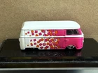 100% Hot Wheels Vintage Volkswagen Microbus Pink/White