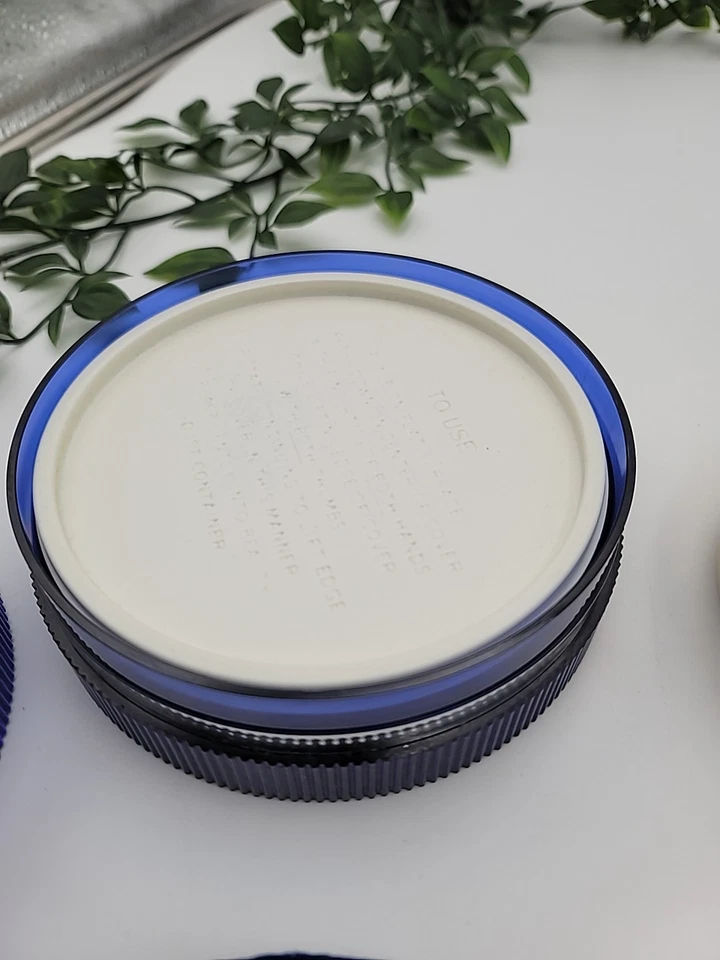 De Colección Avon Azul y Plata Moonwind 6 OZ Perfume Belleza Polvo Nuevo con Recarga Foto 4 de 4