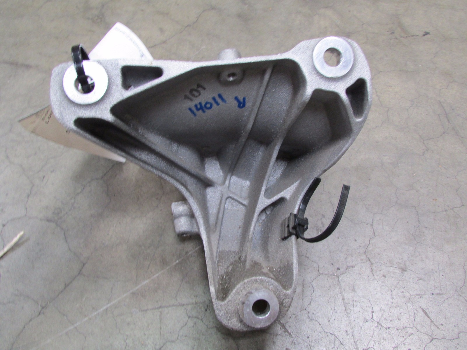 Lamborghini Gallardo LP550, 560, 570 Right Motor Mount Bracket 420199308G, Used