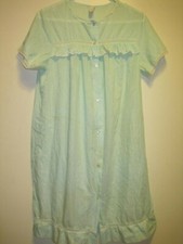 VTG Val Mode KNEE LENGTH Nightgown BLUE W/EYELET LACE SHORT SLEEVE SZ SMALL