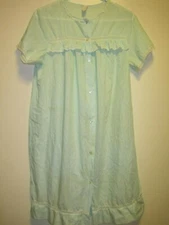 VTG Val Mode KNEE LENGTH Nightgown BLUE W/EYELET LACE SHORT SLEEVE  SZ SMALL