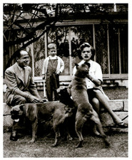 8x10 B&W PHOTO of HUMPHREY BOGART with his Wife LAUREN (BACALL) & Son STEPHEN