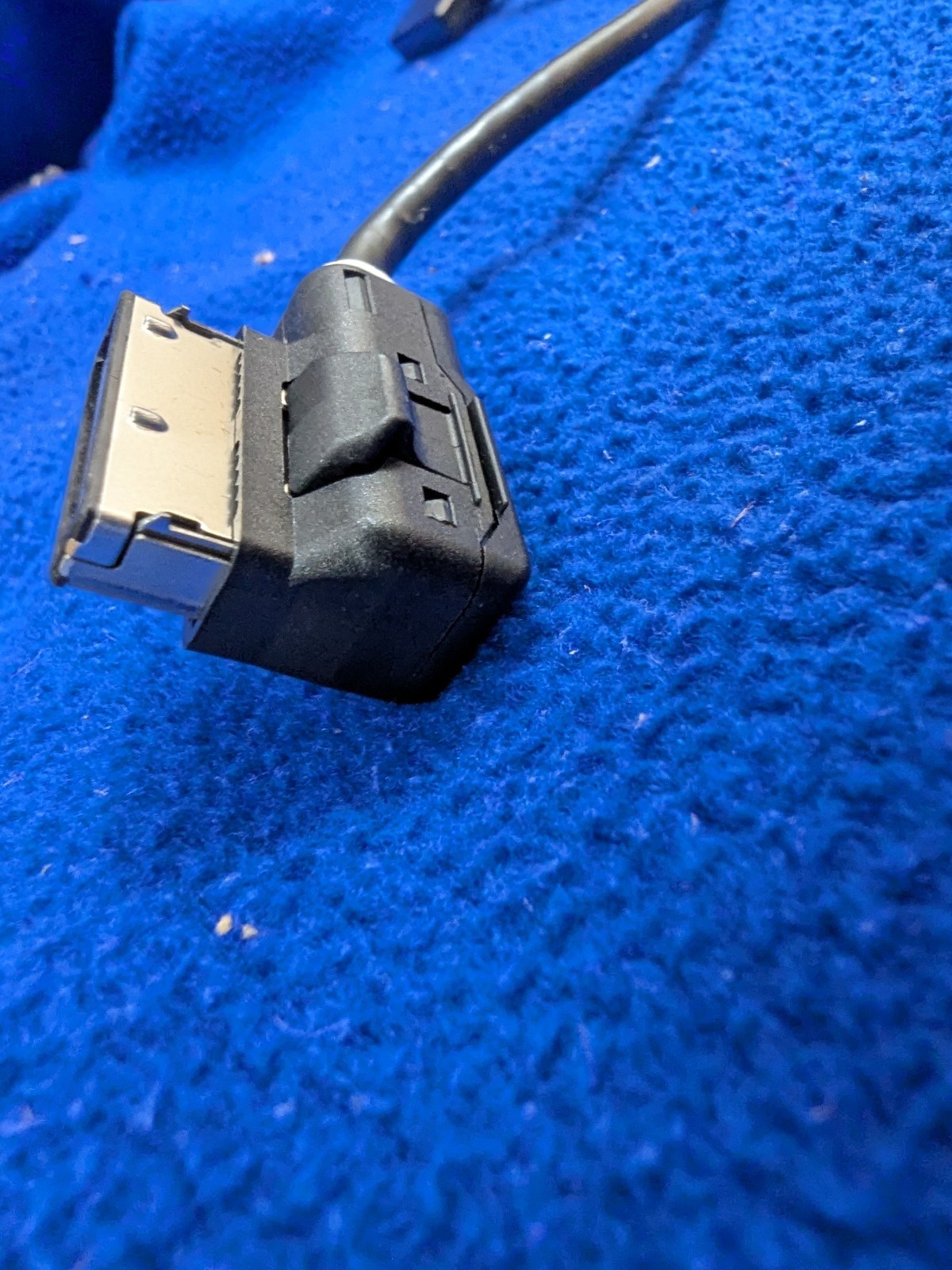 GENUINE AUDI lamborghini apple iphone lightning interface mmi adapter oem