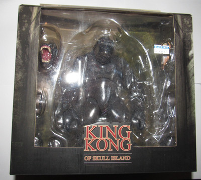Mezco Toys King Kong on Skull Island action figure NEW in box