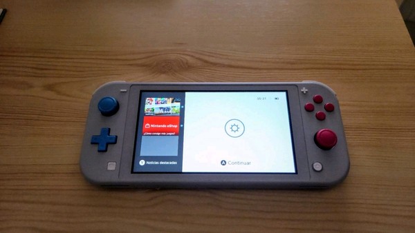 Nintendo Switch Lite 32GB - Edición Limitada Pokémon Zacian y Zamazenta Consola