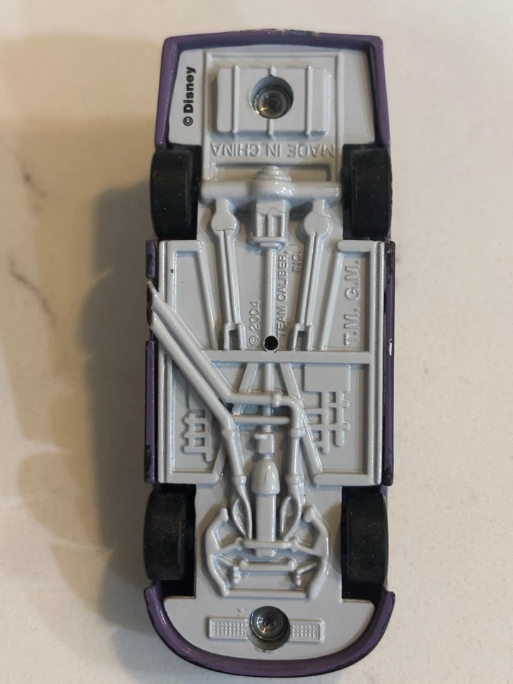 Coche Daytona 500 de colección Disney 2004 NASCAR Minnie Mouse, escala 1:24 Foto 4 de 4