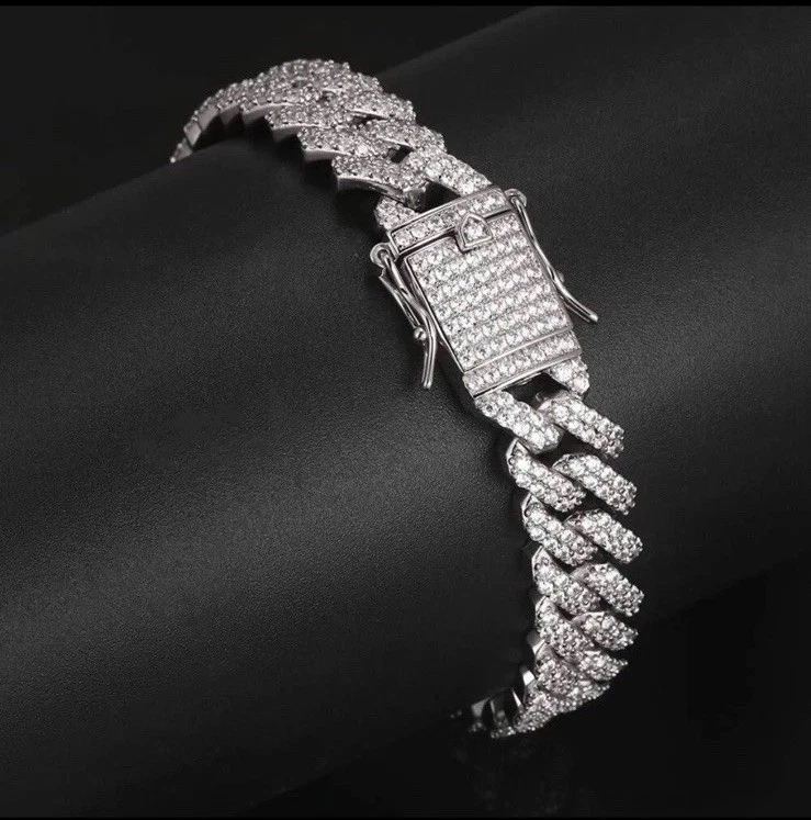 Brazalete de eslabones cubanos Miami completamente helado de 8,5 pulgadas chapado en oro blanco de 18 quilates con circonita cúbica Foto 3 de 4