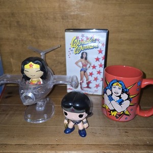 Wonder Woman lot Collectibles
