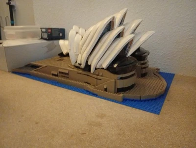 LEGO Creator 10234 Sydney Opera House