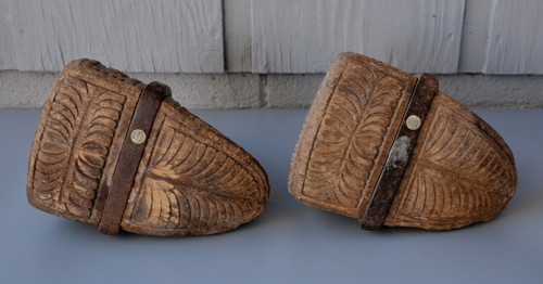 Antique 19th c. Chilean Huaso Horse Estribos Stirrups - Carved Wood Silver Inlay - Picture 5 of 12