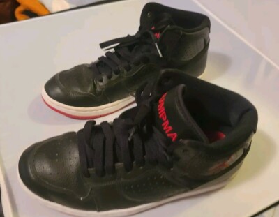 JUMPMAN JORDAN  SNEAKERS SIZE 8 BLACK LEATHER WITH RED SOLES CLEAN CHICAGO BULLS