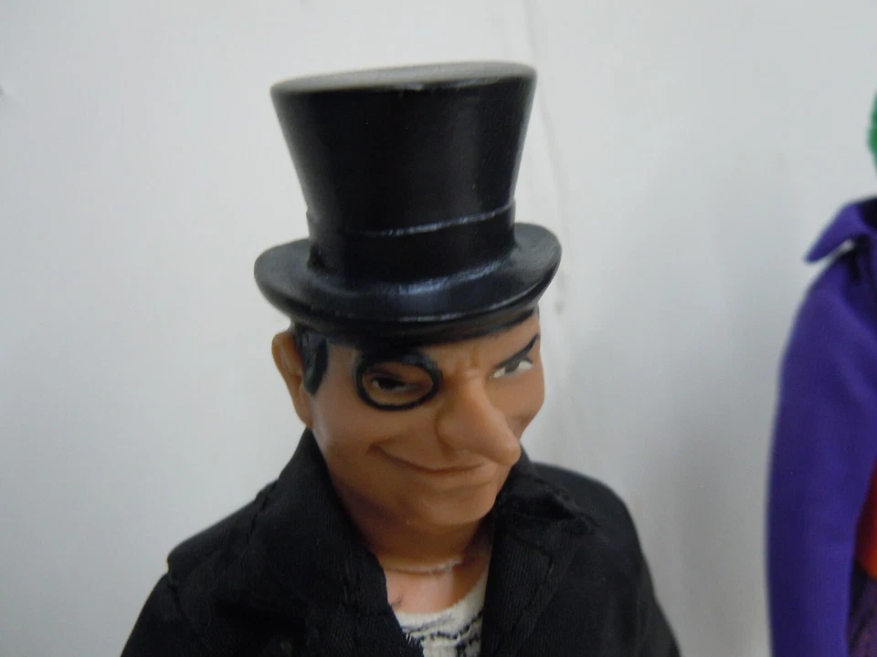 Lote de bonecos antigos de pinguim e coringa Steel Peg MEGO vilão DC super-heróis - Imagem 3 de 4