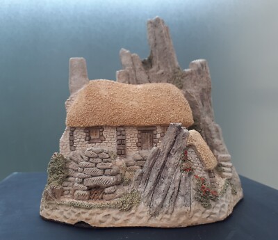 Vintage Crofter's Cottage by David Winter, handmade & painted Great Britain 1986