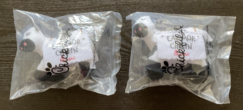 Chick-Fil-A Cow Plushes Eat More Chicken Stuffed Animal Sealed 2-Cows