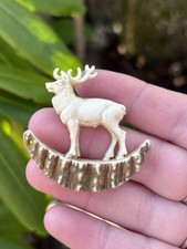 Vintage Plastic Stag Brooch (4cm) 
