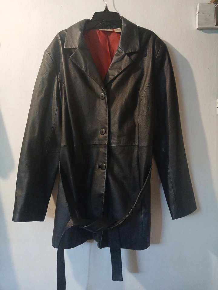 Chaqueta Kim Rogers negra de cuero genuino con 3 botones para mujer talla grande  Foto 4 de 4