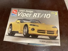 AMT Ertl 6550 Dodge Viper RT/10 1/15