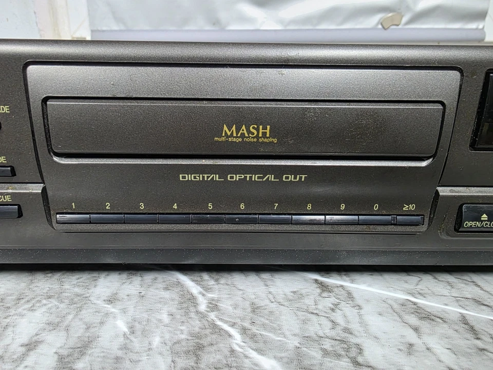 Technics Mash SL-PG590 High-End CD Player Toslink - Compact Disc Player - Bild 3 von 4