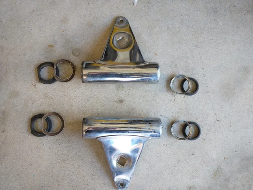 BRACKET, HEADLAMP RH
