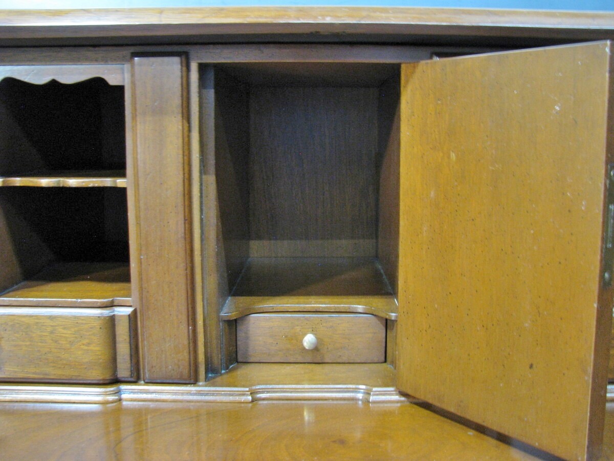 Exceptional Kittinger "Old Dominion" Solid Mahogany SlantFront