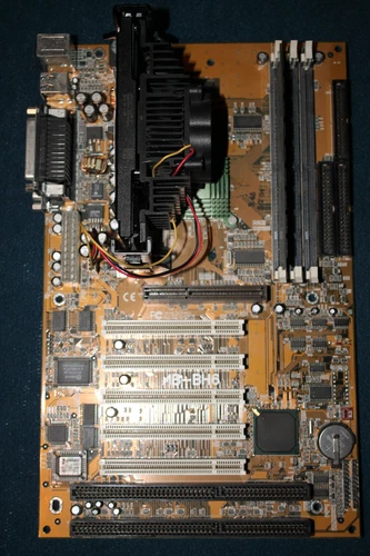 Abit BH6 Slot 1 Intel 440BX Mainboard AGP PCI ISA SD-Ram + Pentium3 500 Mhz