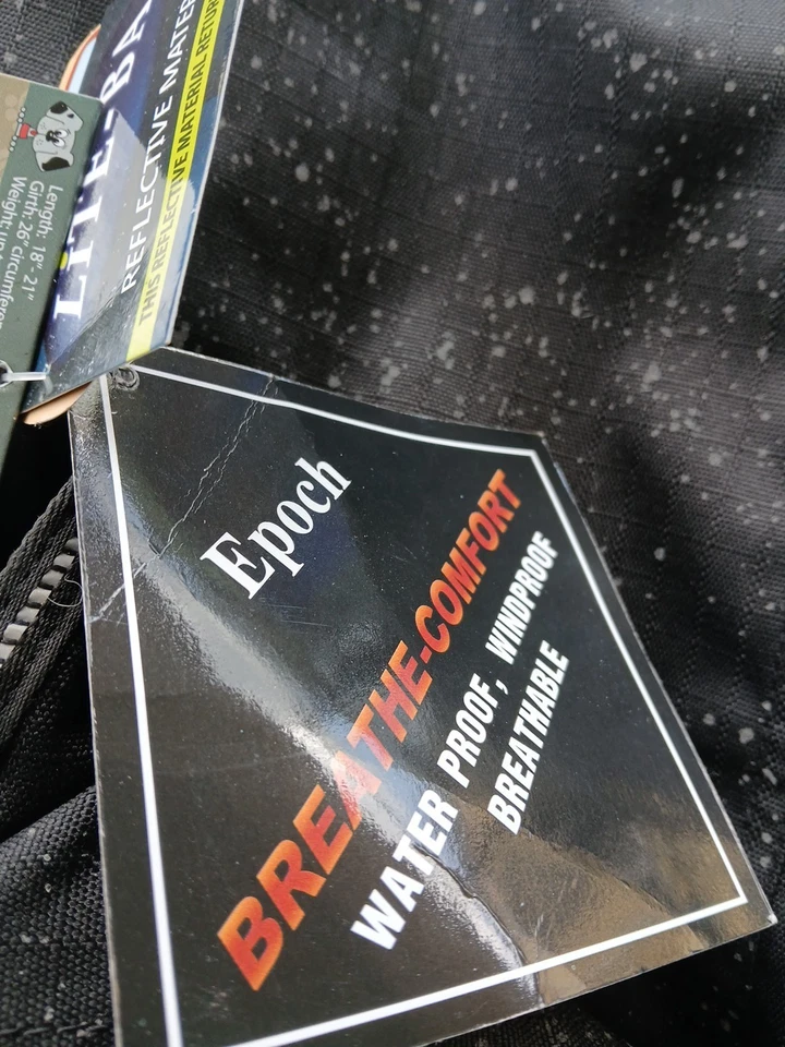 Casaco impermeável preto para cachorros Petrageous Designs tamanho grande novo com etiquetas 36-65 libras - Imagem 3 de 4