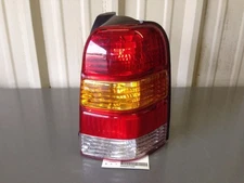 Right Passenger Side Tail Light Lamp Fits 2001-2007 Ford Escape 73715