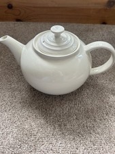 Le Creuset White/Cream 1.3L 4 Cup Classic Round  Stoneware Teapot