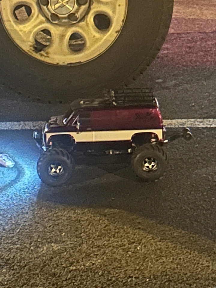 Kyosho Mad Van Prepainted Body Set Candy Red FAB503-BD02 RC Ford - Image 4 of 4