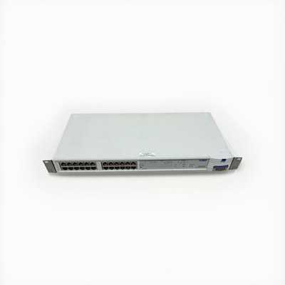 Switch SuperStack II 3Com 24 Port Dual Speed 10/100 Hub With Rack Mount Ears