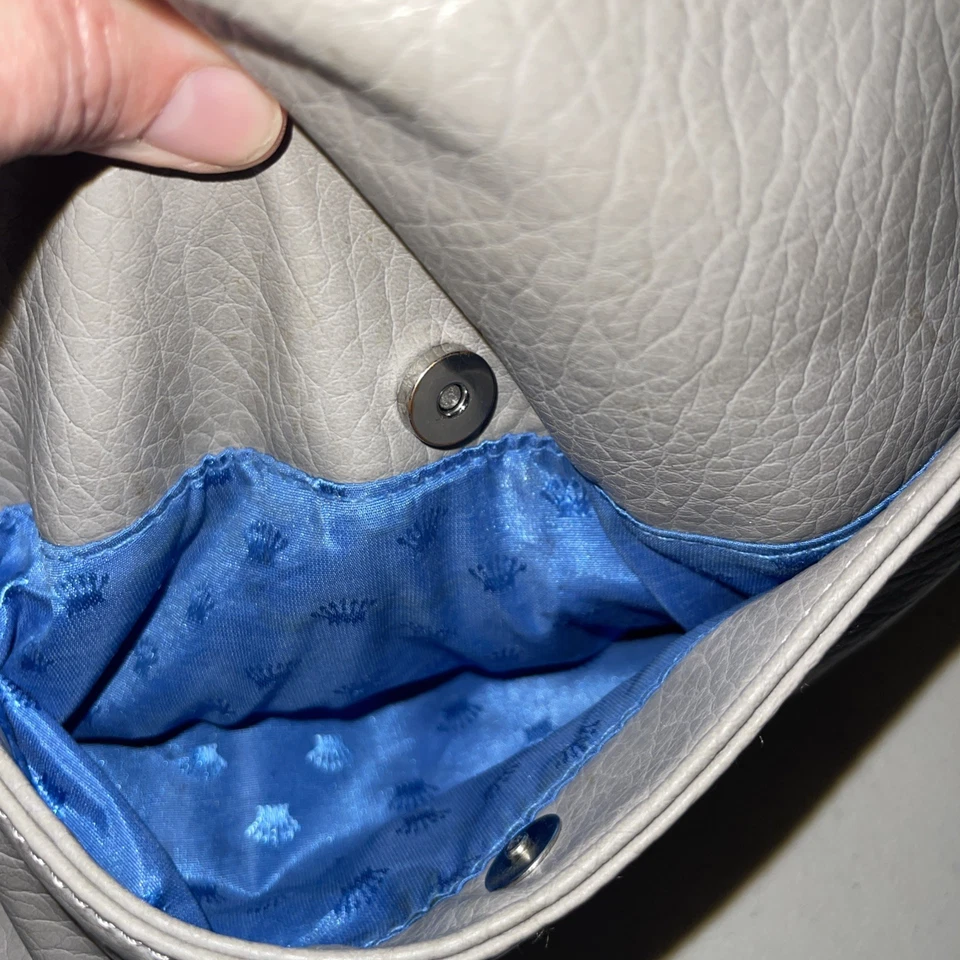 Bolso Hobo Cartera Vintage Juicy Couture Y2K Cuero Gris Plateado Herrajes Llaves Foto 4 de 4