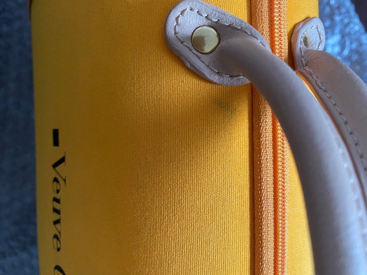 VEUVE CLICQUOT Champagne Traveller bag Carry case Set of two