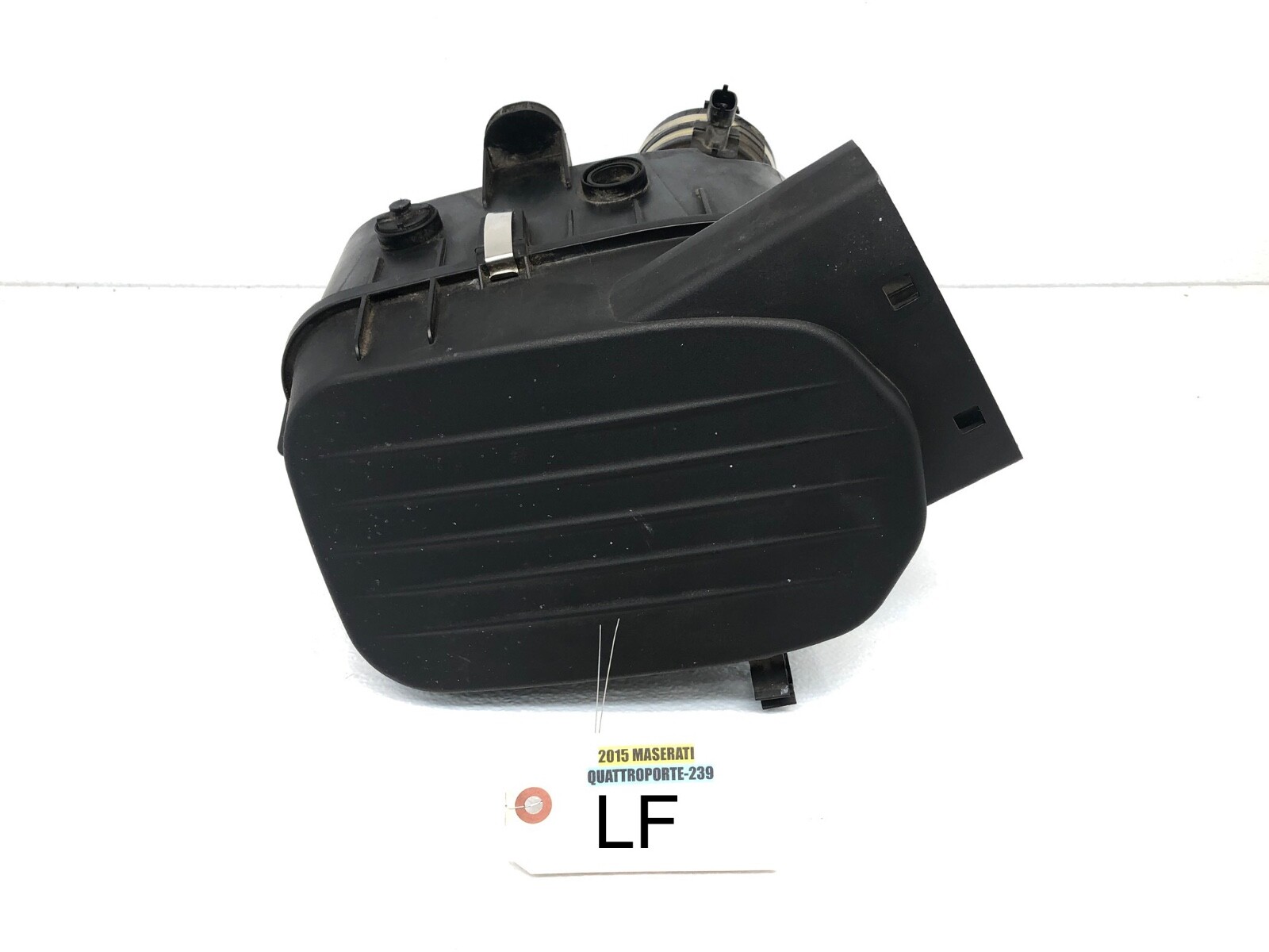 2014-2020 MASERATI QUATTROPORTE 3.0L LEFT DRIVER FRONT AIR CLEANER FILTER BOX.