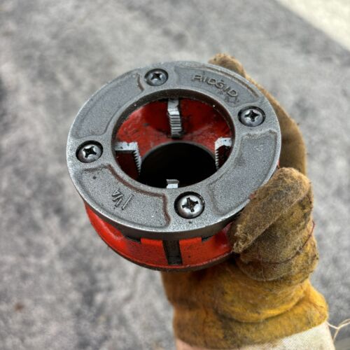 Ridgid 600 Handheld Electric Pipe Threader Threading Machine W Clamp, Dies, Case - Picture 10 of 22
